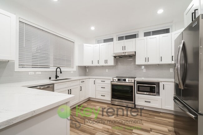 Building Photo - Newly Constructed 3 Bedroom Home with Vaul...