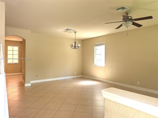 Photo - 131 Ennis Ln