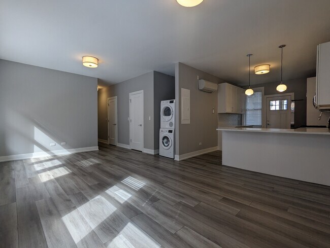 Photo - 3933 N Janssen Ave Unit 3943-S2