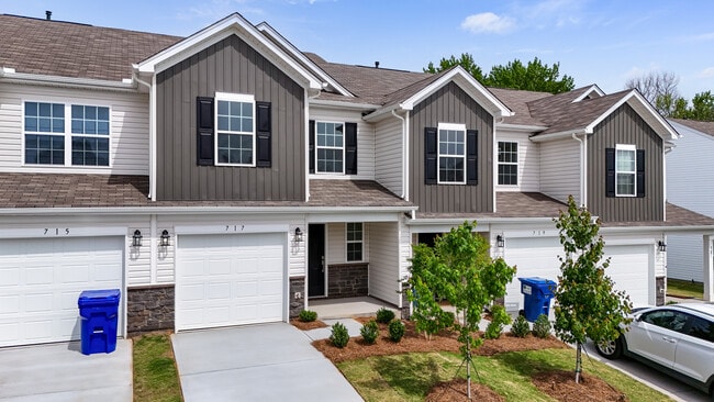 Photo - 717 McKissick Dr House