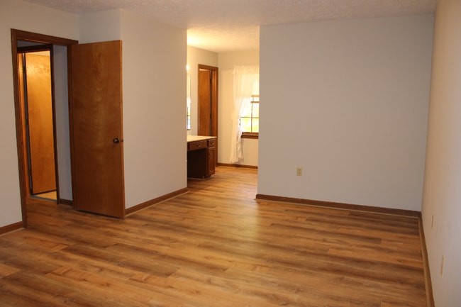 Photo - 438 Larkspur Ct