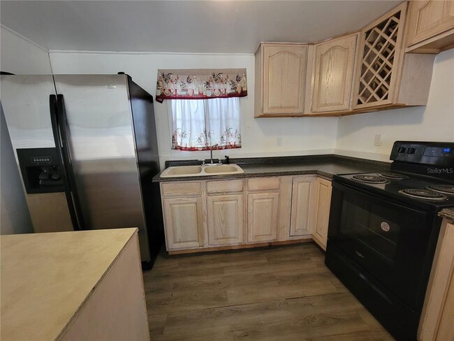 Photo - 219 NE Tuscawilla Ave