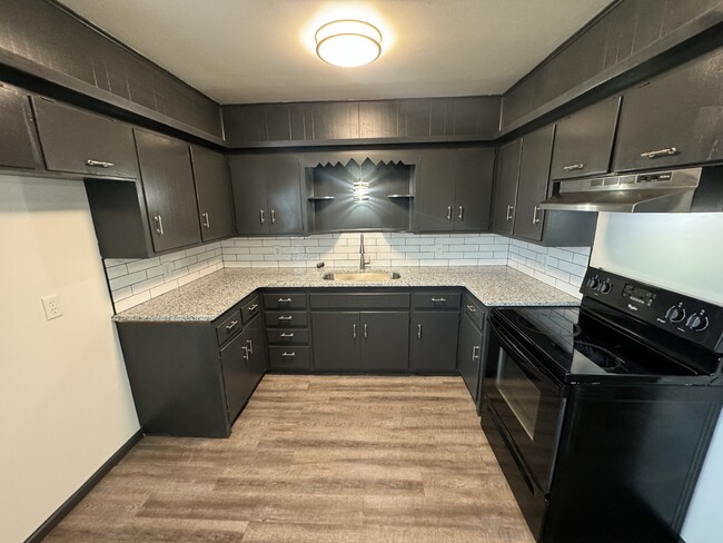 Photo - 1210 46th Pl