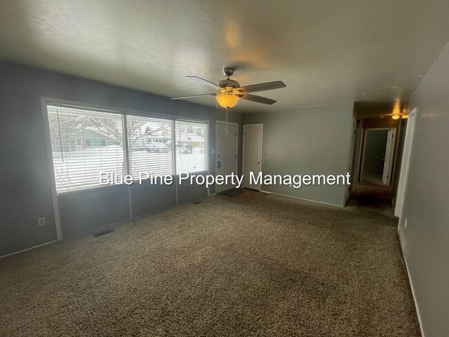 Photo - 1487 Stanger Dr
