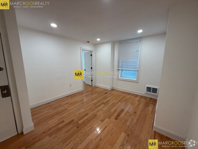 Building Photo - 22 Chelsea St Unit 1 Rental