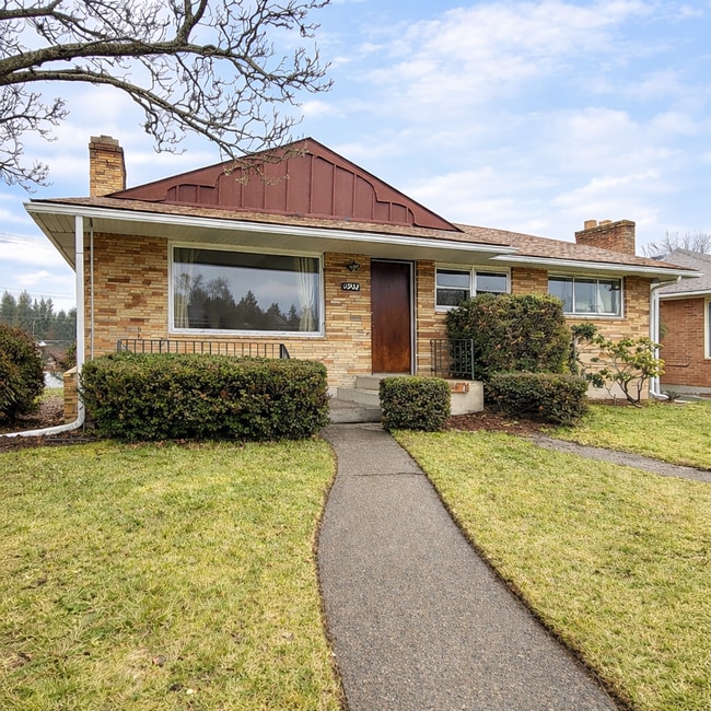 Building Photo - 2903 W Princeton Ave