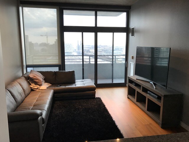 235 W Van Buren St Unit 1411