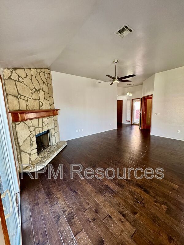 Photo - 10309 Banff Way