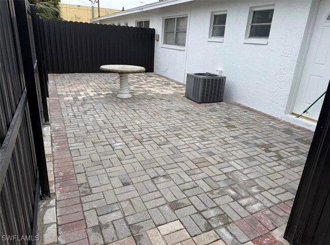 Building Photo - 3417 SE 15th Pl