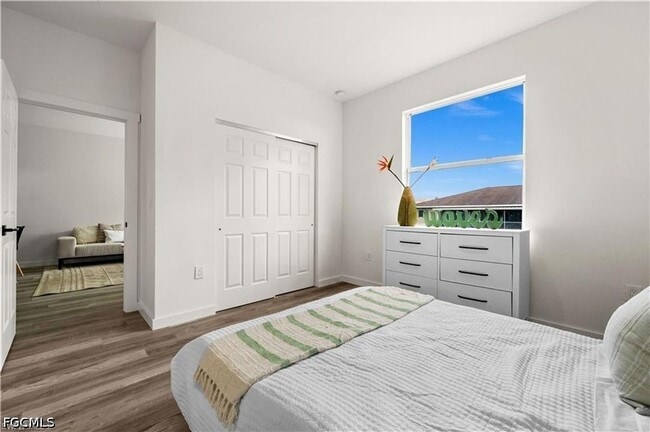 Building Photo - 716 Gordon Ave S