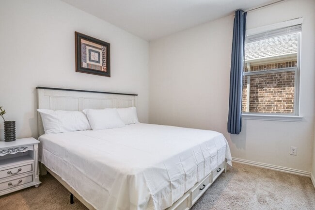 Photo - 844 Lauren Grove Ln