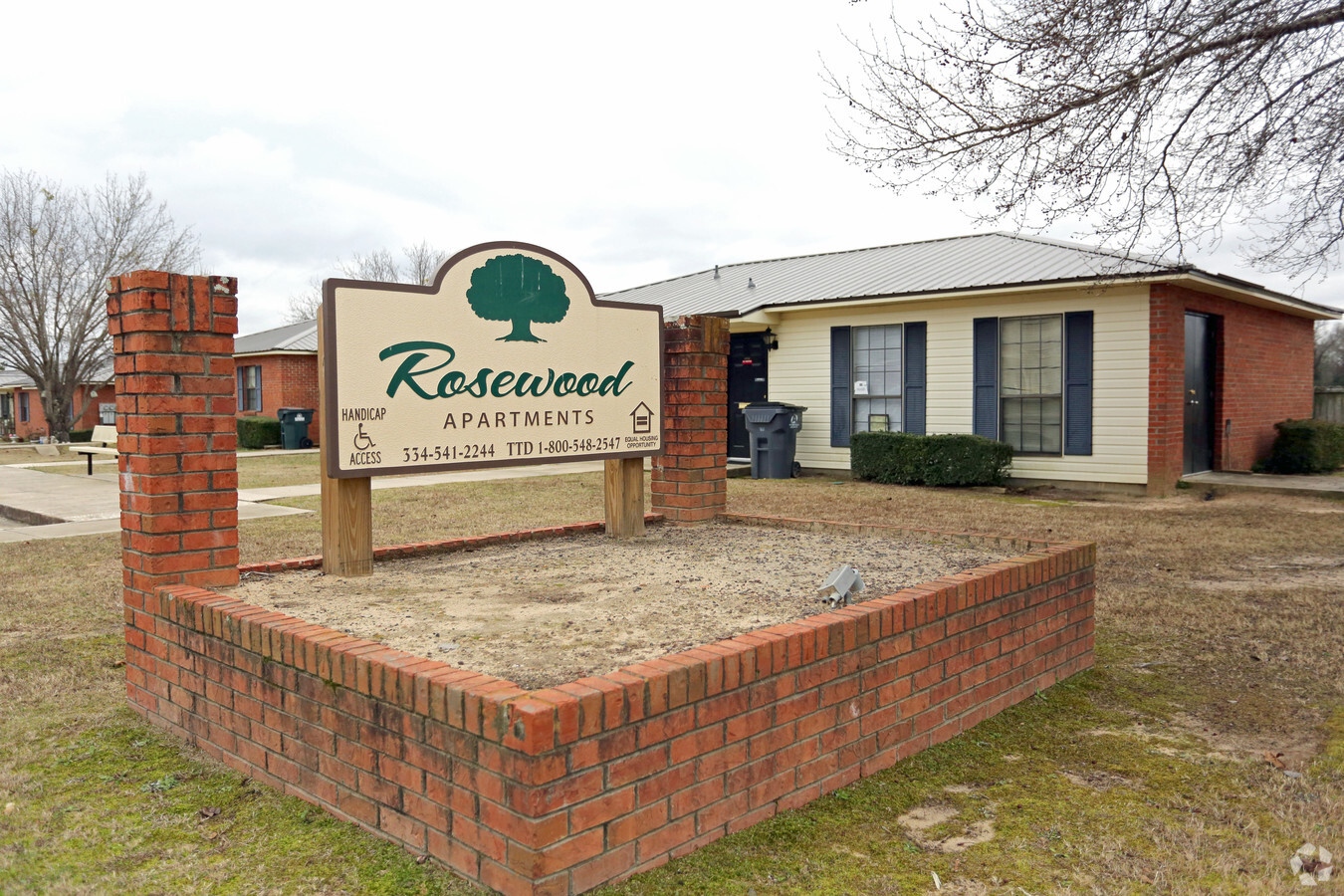 Rosewood Apartments - Rosewood Apartments