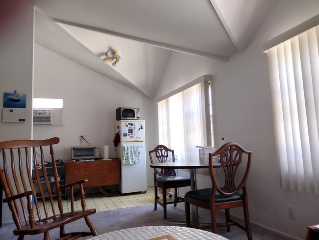 Eating area - 235 N Kenter Ave Unit studio