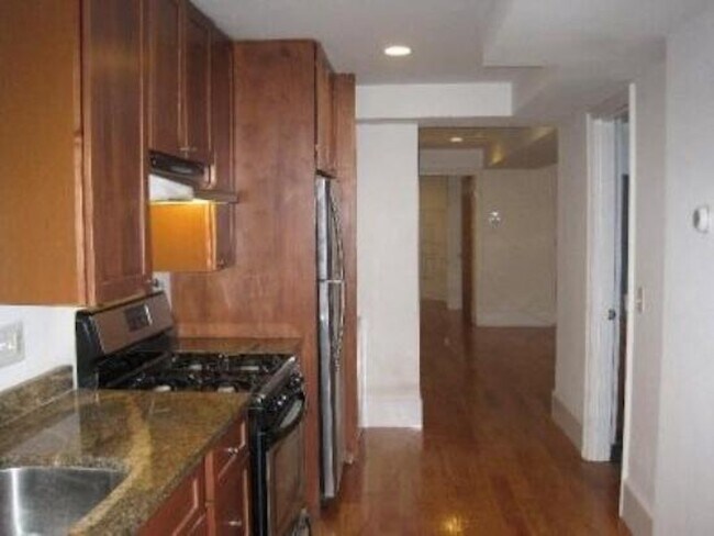 Photo - 64 Louis Prang St Unit 3-split