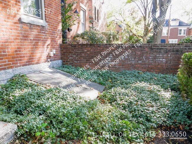 Photo - 684 Briggs St