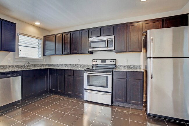 Building Photo - 1218 Jackson Blvd Unit 19 Rental