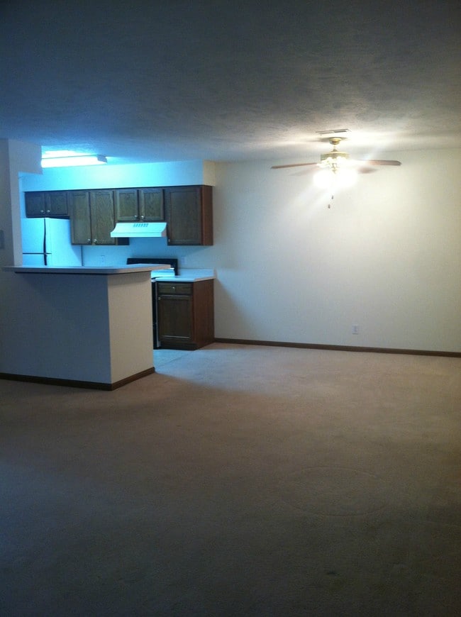 Dining Area - Huntington Apartments