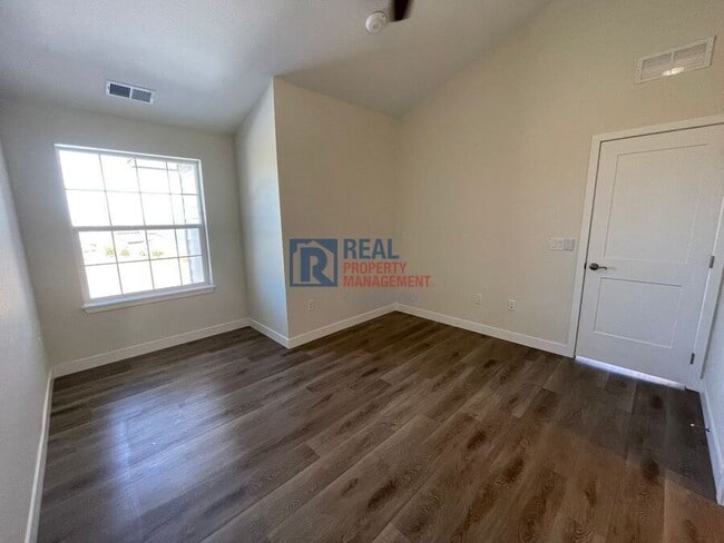 Photo - 18645 Stroh Rd Unit 1-207