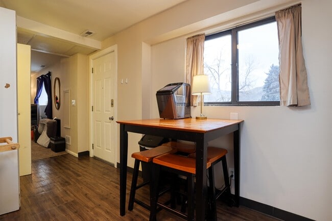 Photo - 208 N Ford St