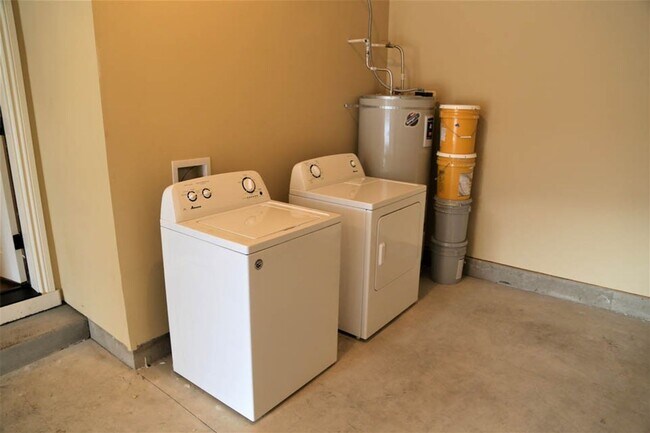 Photo - 6 Bed 6 Bath Between Fred Meyer and OSU