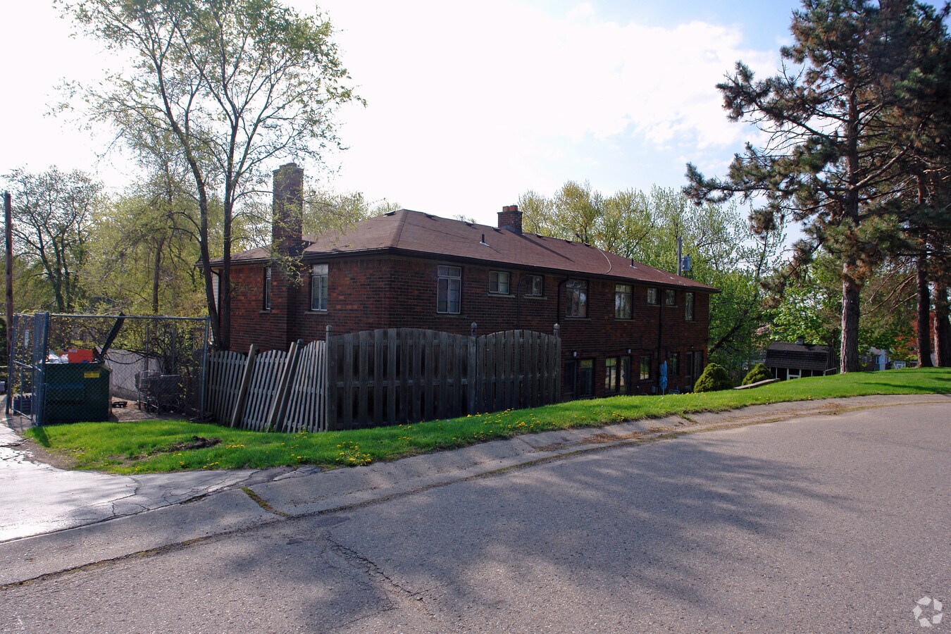 Photo - Cedar Crest Apartments