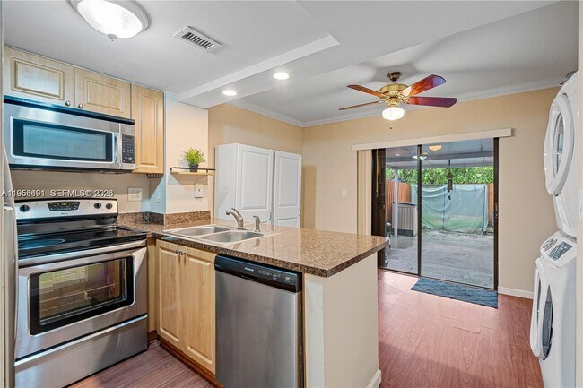 Photo - 1927 SW 107th Ave