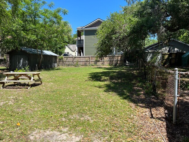 Photo - Cozy Two Bedroom Home In Park Circle