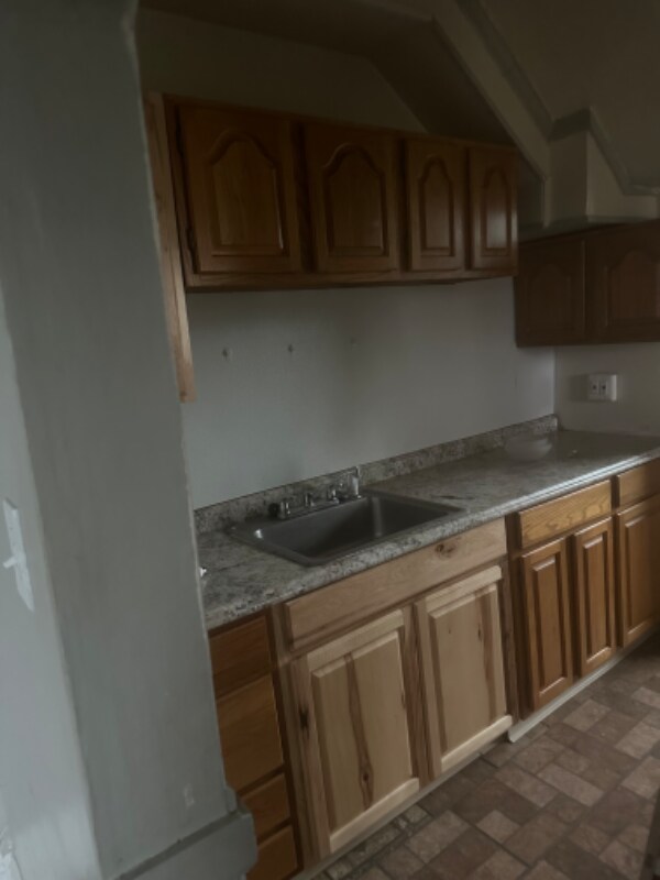 Photo - 447 S State Line Rd