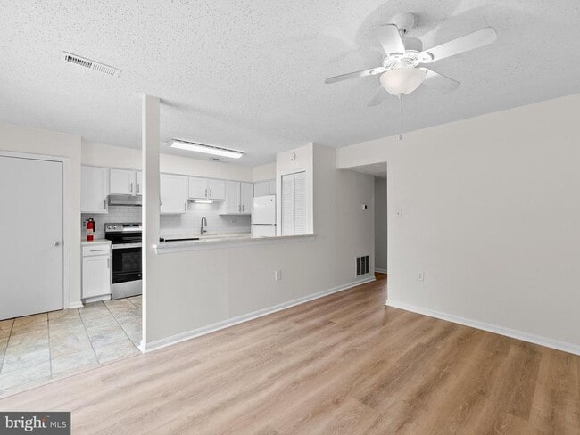 Photo - 2178 Mager Dr