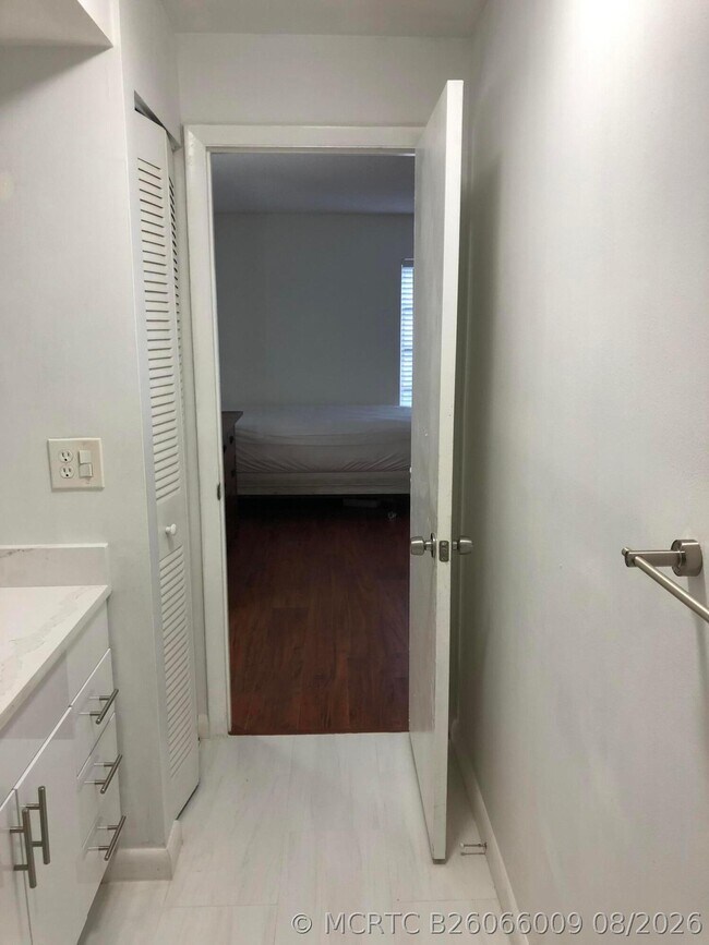 480 NW 20th St Unit 2140