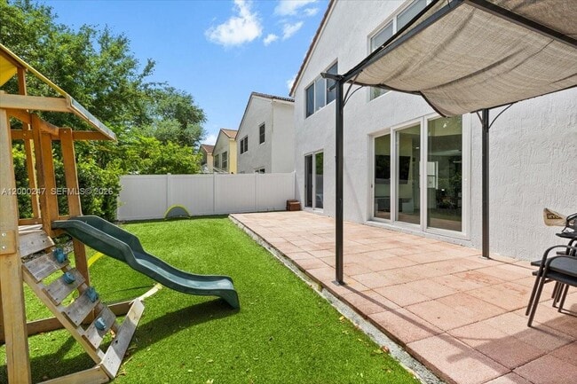 Building Photo - 15385 SW 51st St