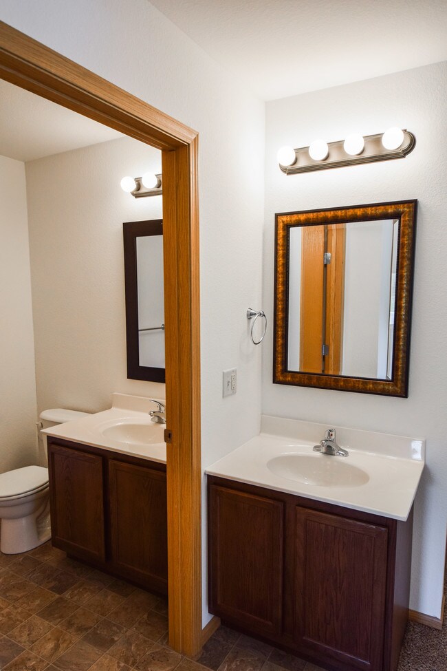 Photo - Cedar Meadow Apartments