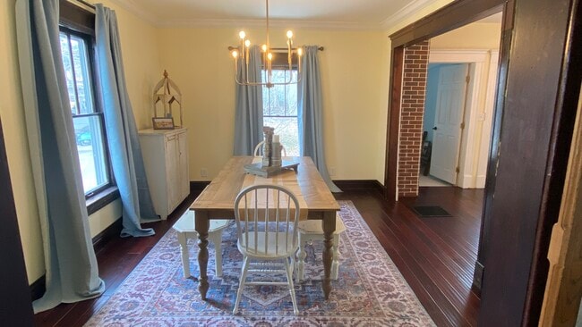 Photo - 3317 Charlotte St