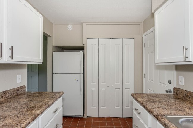 Photo - Affordable and Spacious 2 bedroom. Remodeled and conveniently located!