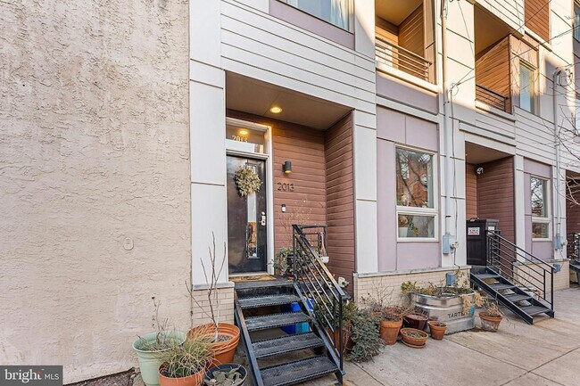 Photo - 2013 E York St