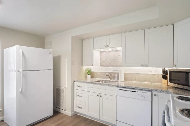 Photo - 120 S 38th Ave