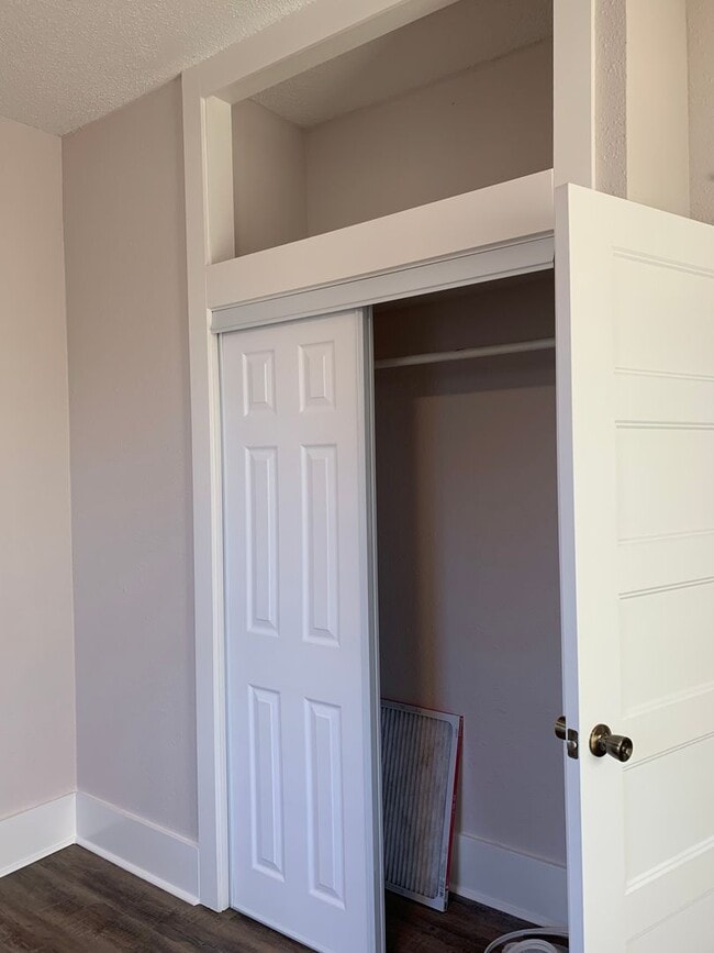 Photo - 2 Bed/2 Bath- Newly Renovated!!