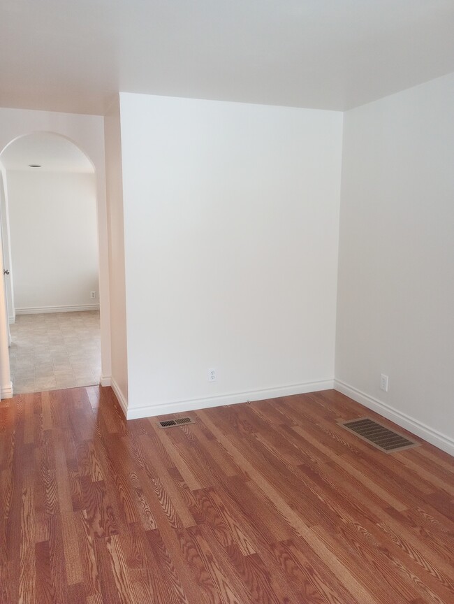 Photo - 44386B Silver Valley Rd