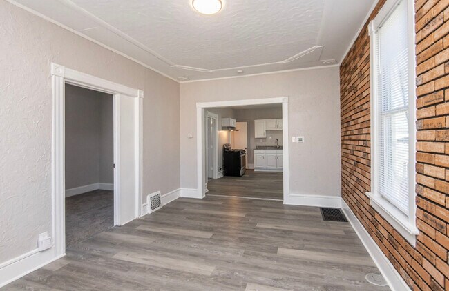 Photo - 2313 E Morgan Ave