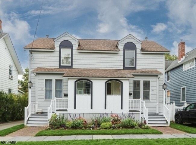 Building Photo - 24 Montague Pl