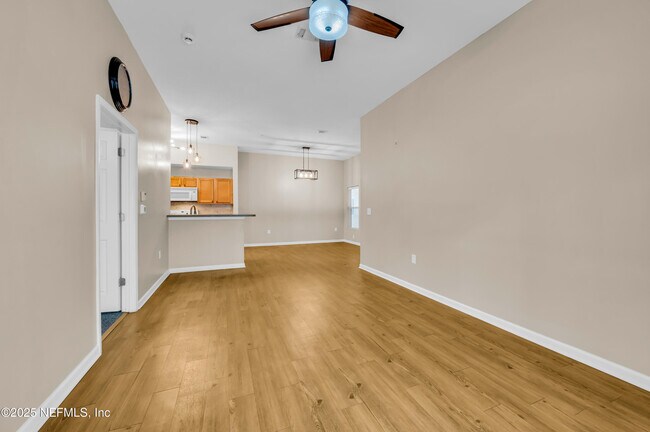 Photo - 7920 Merrill Rd Unidad 1004