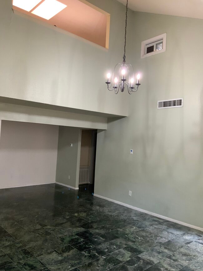 Building Photo - 8100 Cambridge St Unit Cambridge Rental