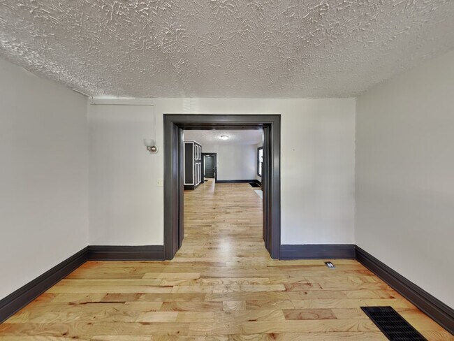 289-291 E 14th Ave-289