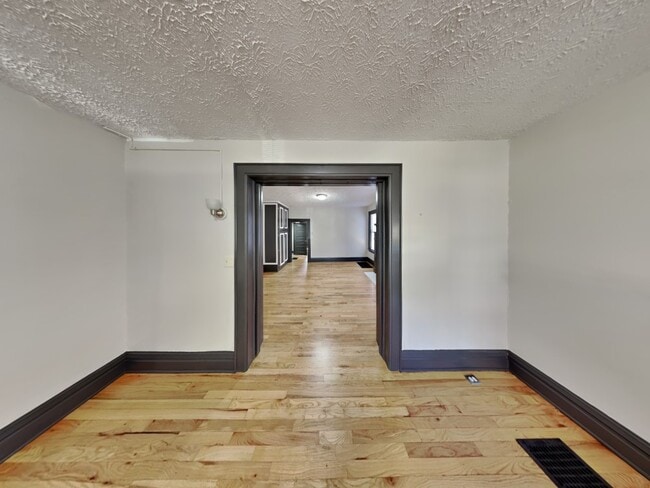 Photo - 289-291 E 14th Ave-289 Unit 289