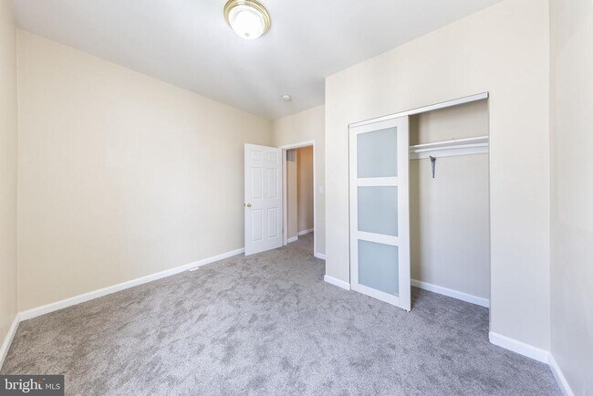 Photo - 1388 E St NE