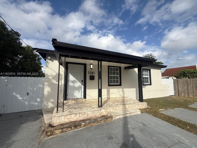 Building Photo - 3281 NW 14th Terrace Unit 1