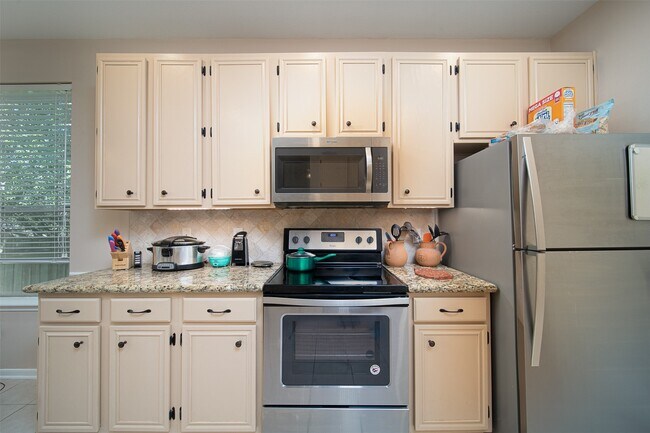 Photo - 11 Painted Canyon Pl