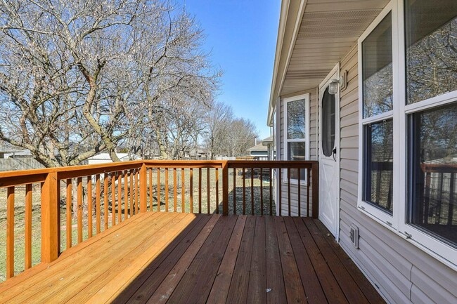 Photo - Updated 3 bedroom 2 bathroom 2 car garage ...