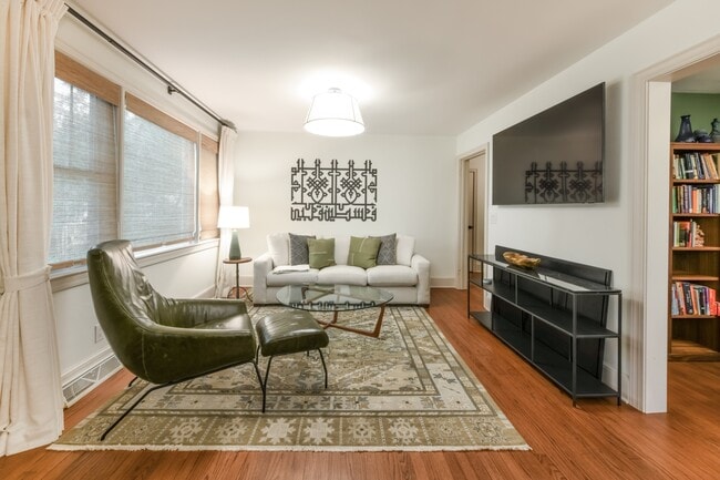 Photo - 29 Oak Forest Dr