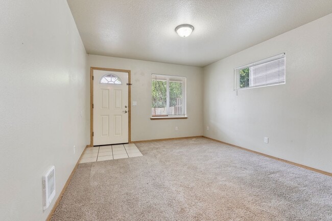 Photo - 4 bed, 2.5 bathroom House available ($500 ...